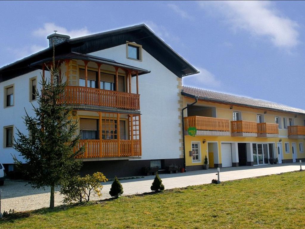 Tourist Farm Salamun Villa Banovci Ngoại thất bức ảnh